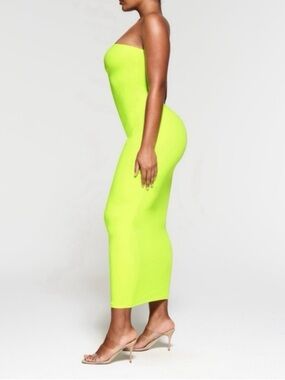 skims fits everybody cut out dress Lugo maxi dress in red main image 0